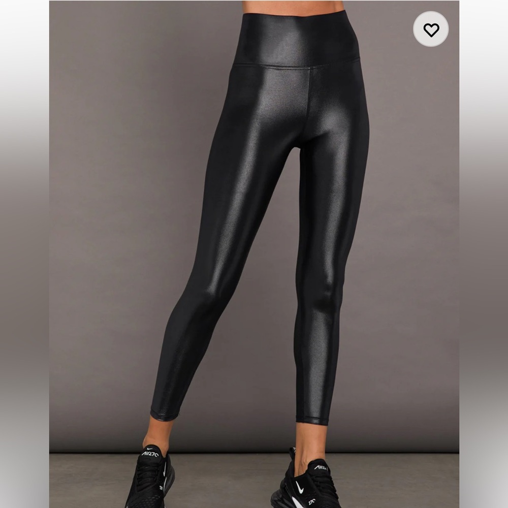 CARBON38
High Rise 7/8 Legging in Takara Shine black shiny Xs x small